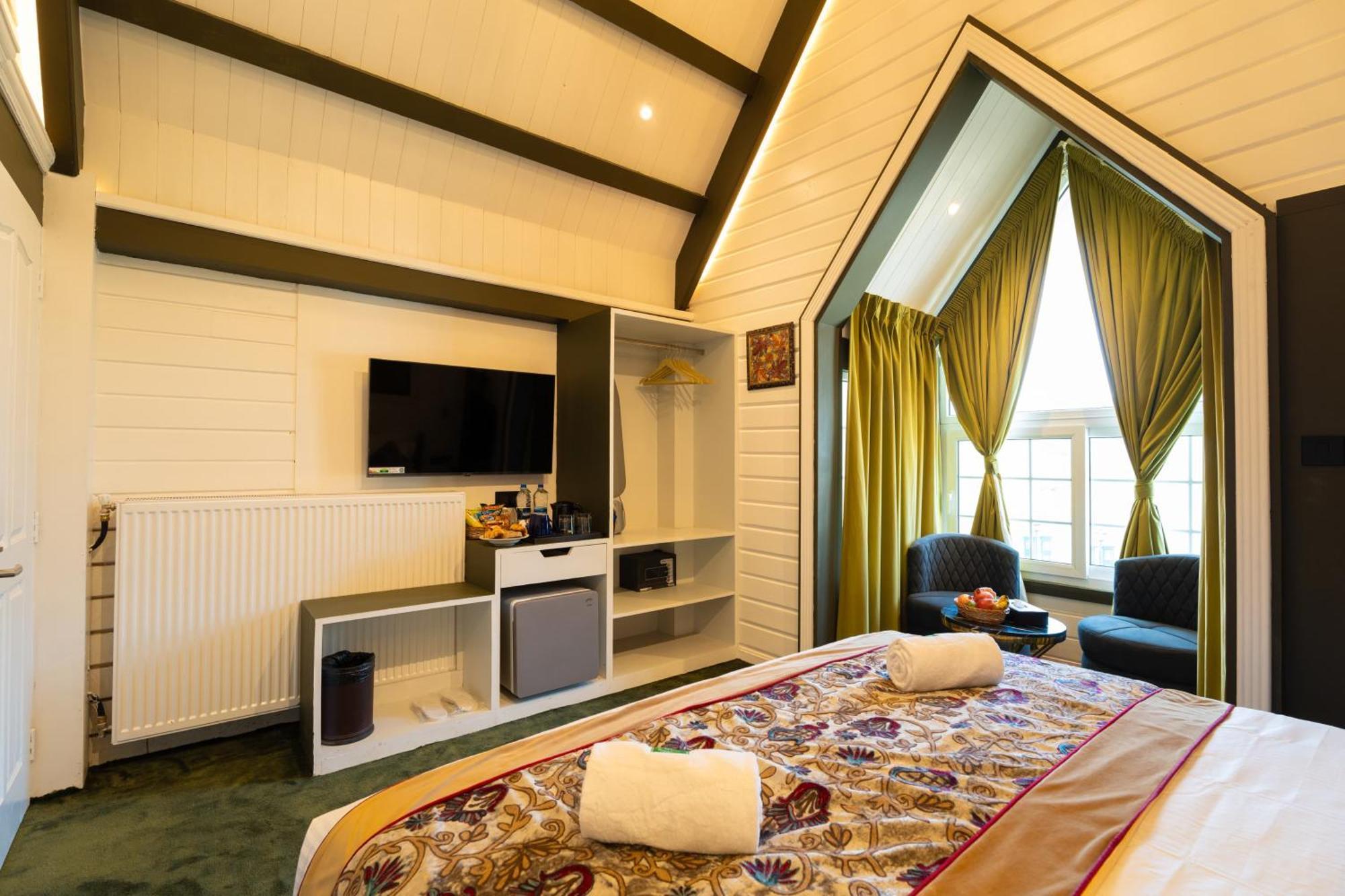 Green Rooms Resort Gulmarg Exterior photo